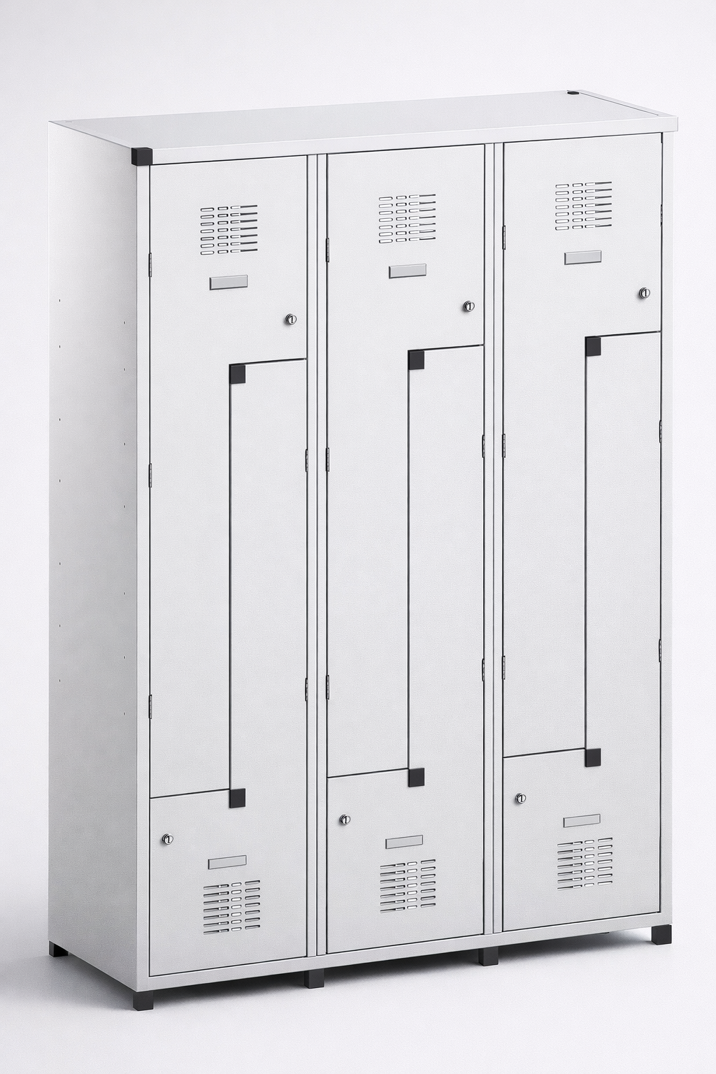 L-shaped staff locker Sul 43 W st - efficient use of changing-room space while keeping