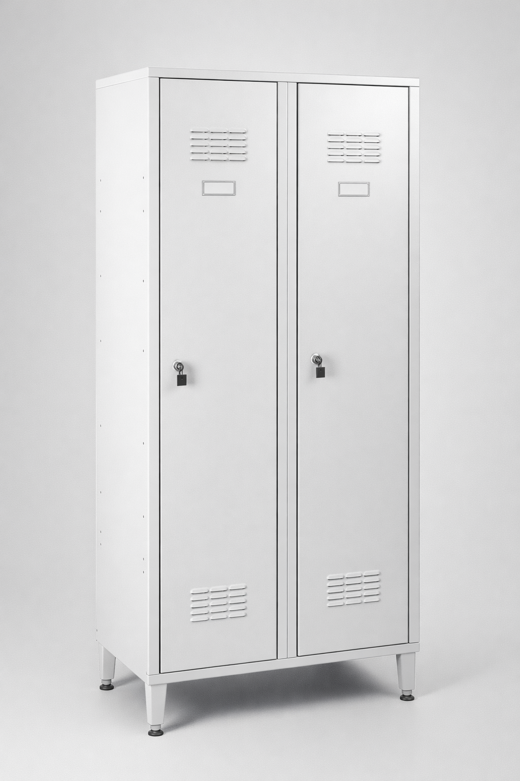 Staff locker Sum 321 W st - orderly personal storage and a repeatable